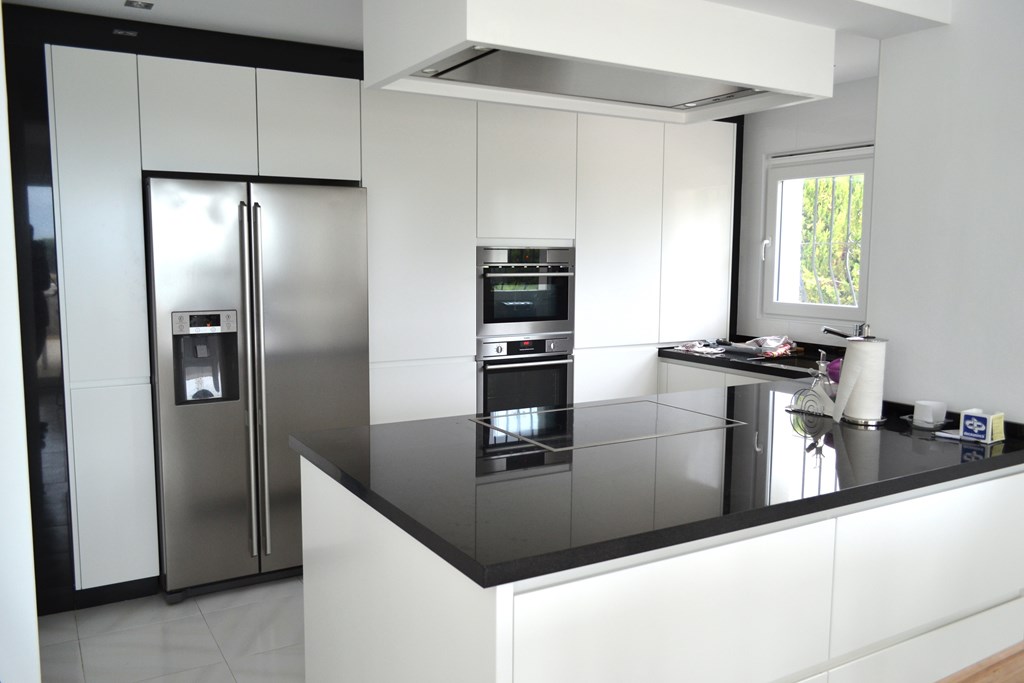 encimera-granito-negro-absoluto1_1024x683 - Pachecocinas